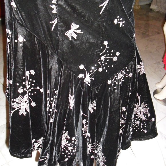 Karen Okada,black velvet,white sequins,embroidery,deep V neck,strapless,boned - Picture 6 of 8